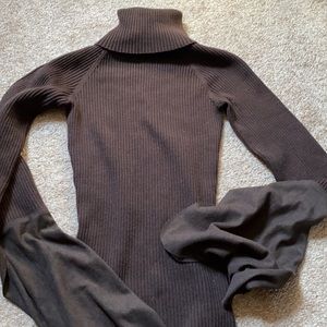 Bebe brown silk / wool turtleneck
